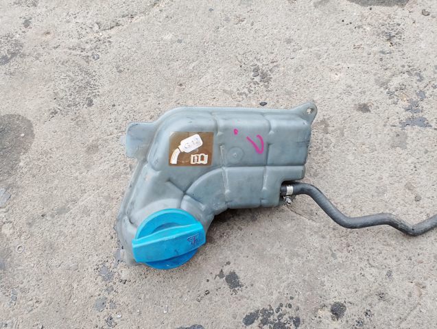 Бачок системы охлаждения расширительный — фото 11