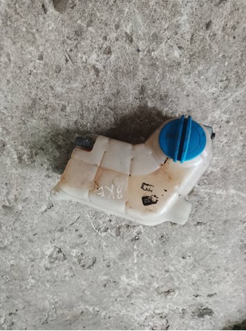 Бачок системы охлаждения расширительный — фото 3