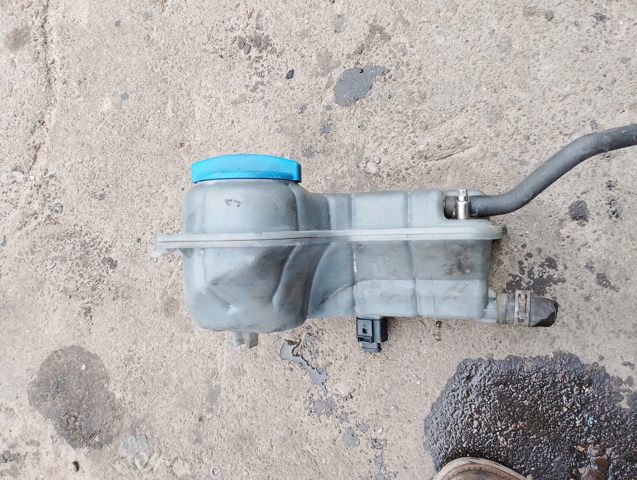 Бачок системы охлаждения расширительный — фото 9