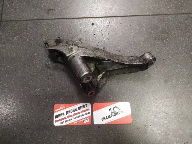 кронштейн двигателя — фото 8