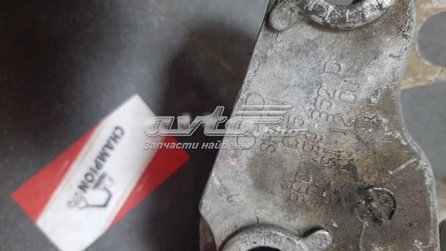 Кронштейн подушки (опоры) двигателя правой — фото 2