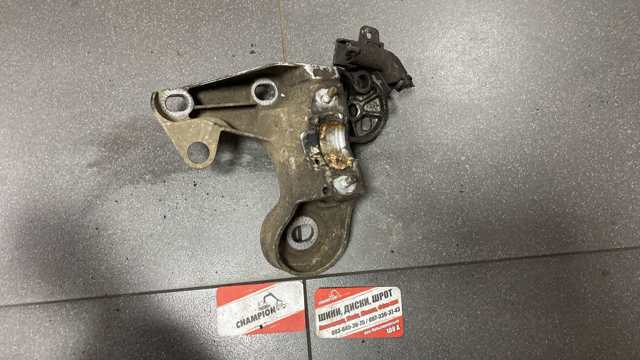 Кронштейн подушки (опоры) двигателя правой — фото 17