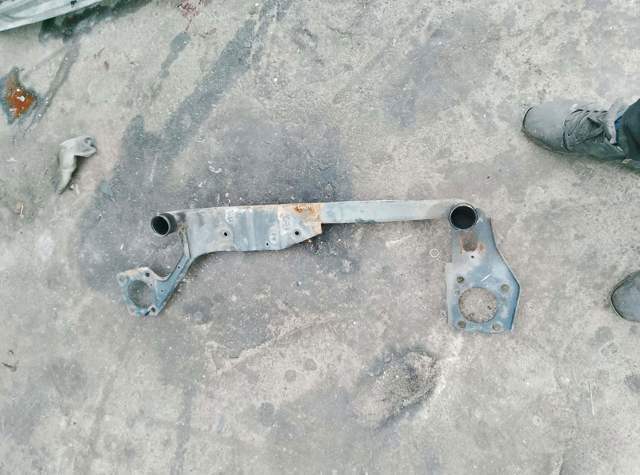 Кронштейн усилителя переднего бампера — фото 7