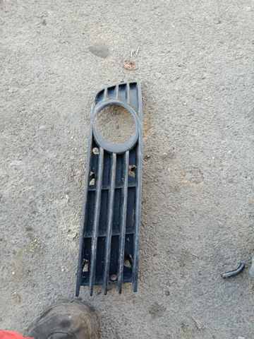 Решітка переднього бампера, права — фото 4