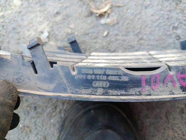 Решітка переднього бампера, права — фото 2