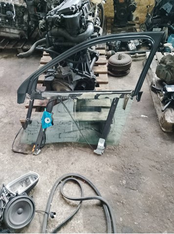 Скло передніх дверей, правою — фото 3