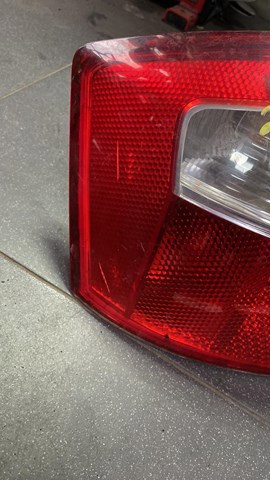 Ліхтар задній зовнішній правий — фото 3