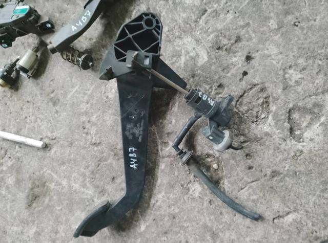 Педаль зчеплення — фото 3