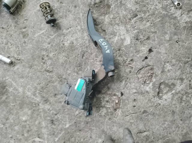 Педаль газу (акселератора) — фото 3