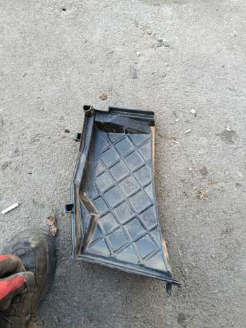 Кришка фільтра салона — фото 5