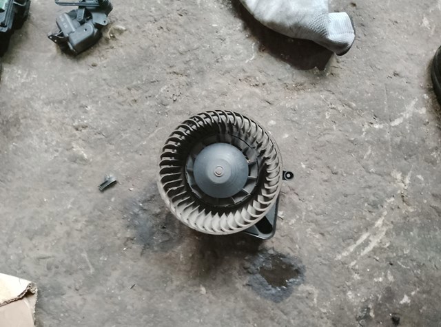Мотор вентилятора печки (отопителя салона) — фото 6