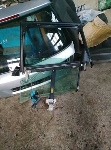 Стекло двери задней правой — фото 2