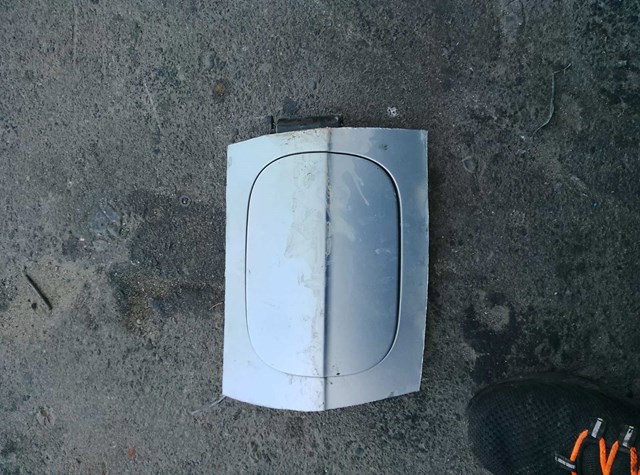 Лючок топливного бака — фото 2