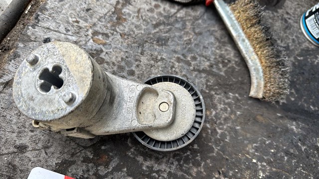 Натяжитель приводного ремня — фото 3