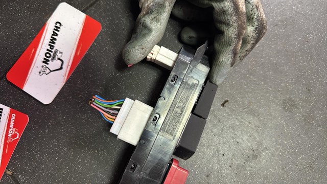 Кнопка аварийки — фото 6