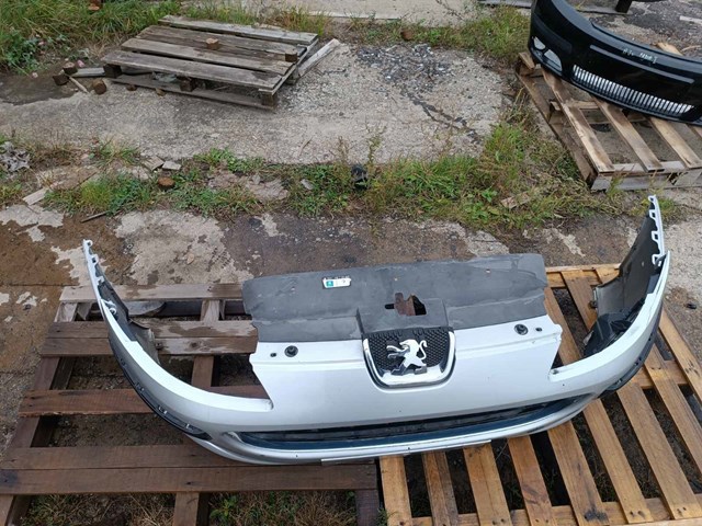 Бампер передний — фото 2