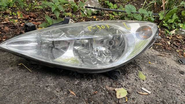 Фара левая (верхнє кріплення дефект) — фото 2