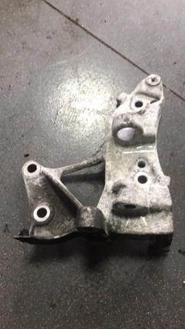 кронштейн генератора