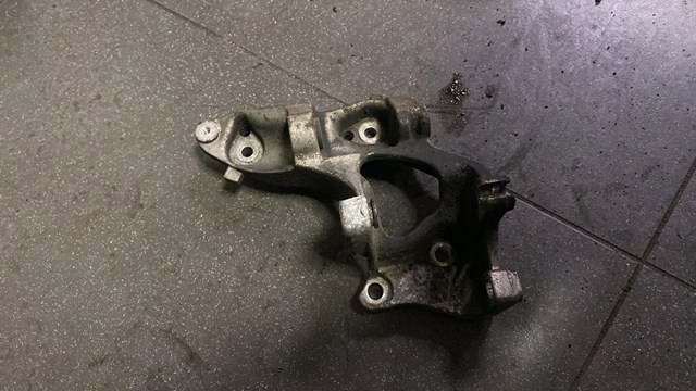 кронштейн генератора