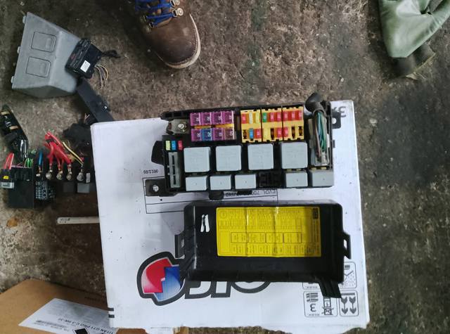 Блок запобіжників — фото 3