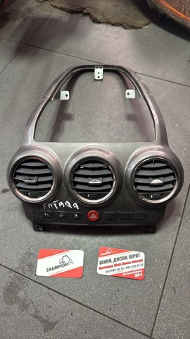 Блок кнопок в торпедо — фото 3