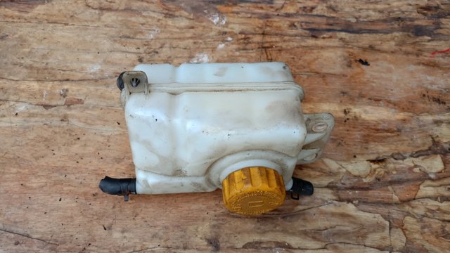 Бачок системи охолодження, розширювальний — фото 2