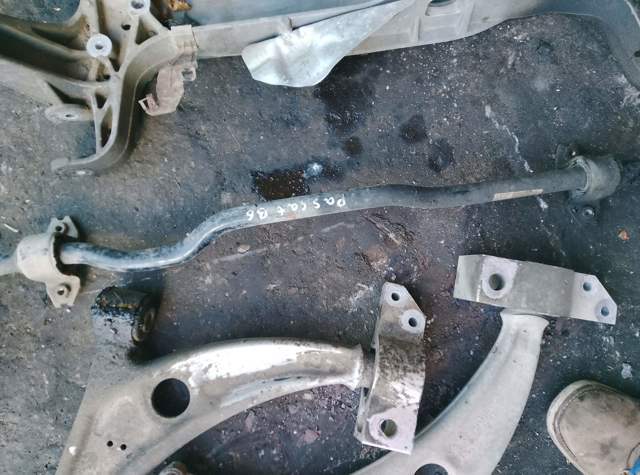 Рычаг передней подвески нижний правый