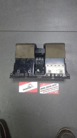 Решітка центральна Lexus Ls400 — фото 3