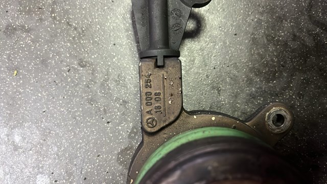 Робочий циліндр зчеплення в зборі з витискним підшипником — фото 2