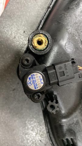 Датчик тиску наддуву (датчик нагнітання повітря в турбіну)