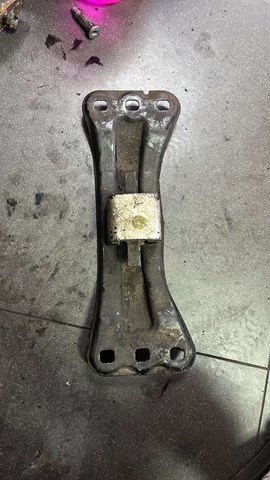 Балка кріплення коробки передач — фото 2