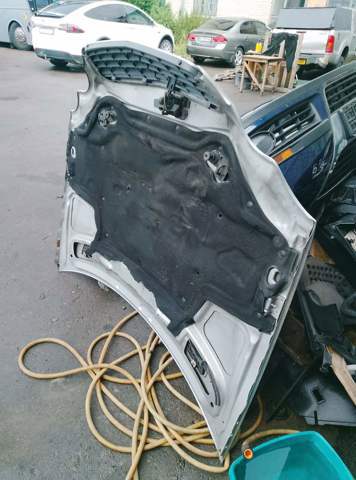 Шумоізоляція капота — фото 3