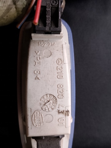 Плафон підсвітки багажного відсіку — фото 2