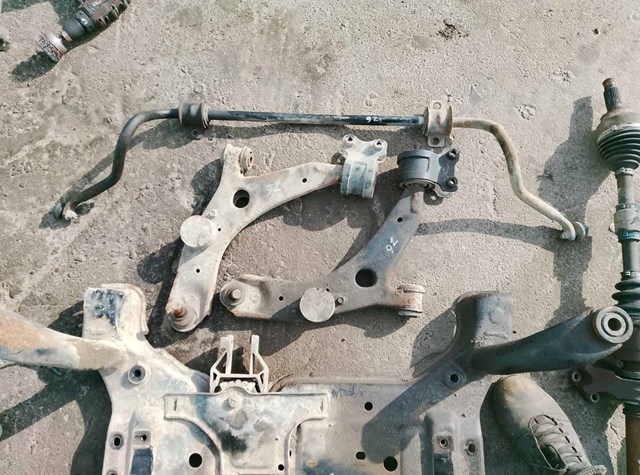 Стабілізатор передній