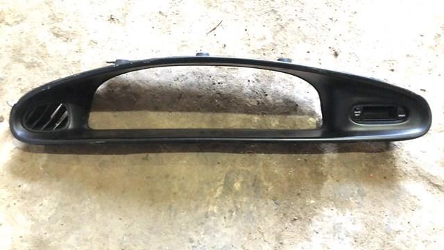 накладка панели приборов mazda 626