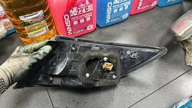 Фонарь задний левый внешний — фото 4