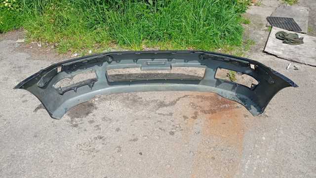 Бампер передній