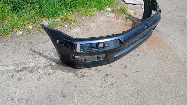 Бампер передній