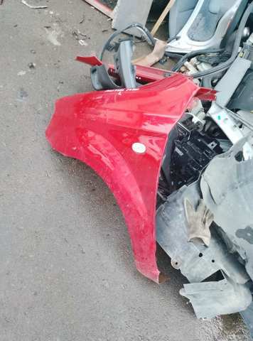 Крило переднє ліве