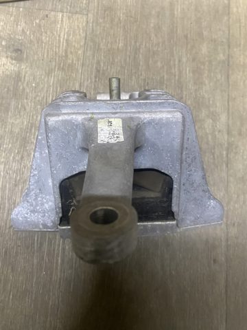 HYUNDAI 21810G2000 Подушка (опора) двигателя правая в наличии Одесса