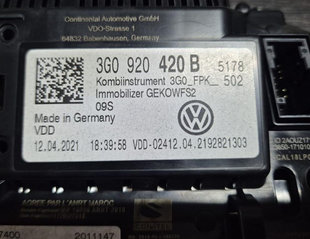 3G0920420B Приборная доска (щиток приборов) купить Ирпень