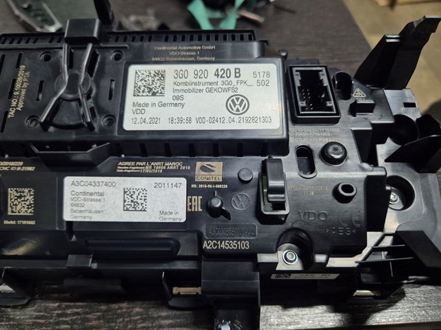 VAG 3G0920420B Приборная доска (щиток приборов) в наличии Тернополь