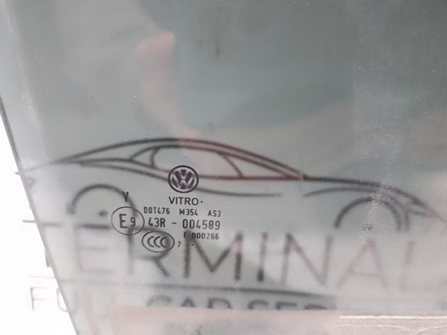 VAG 5NN845026 Стекло двери задней правой в наличии Черновцы