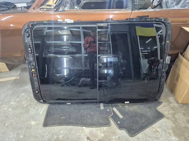 Крышка люка крыши передняя 5NN877055B VAG