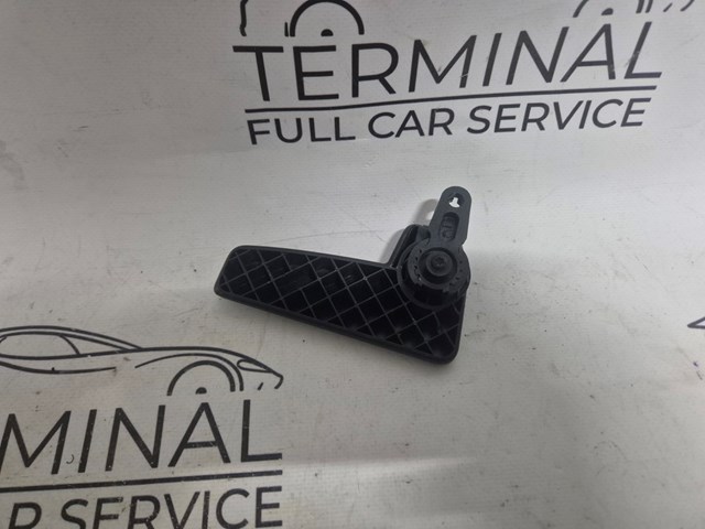 6R182353382V VAG Ручка открывания капота купить в Ужгород