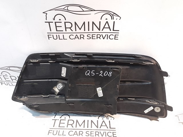 80A807680DRU6 VAG Заглушка (решетка) противотуманных фар бампера переднего правая купить в Тернополь