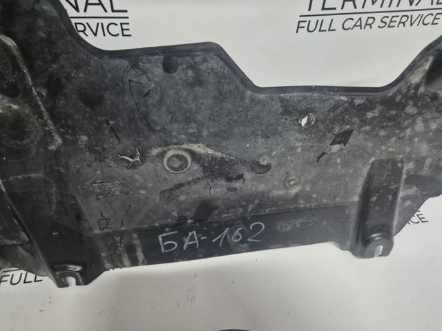 VAG 8W0825216F Защита днища задняя правая в наличии Украина