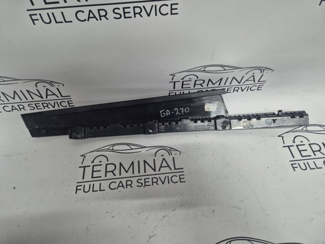 Накладка двери передней правой вертикальная 8W0837902A5FQ VAG