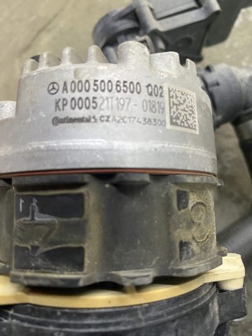 Водяной насос охлаждения электро дополнительный A0005006500 MERCEDES