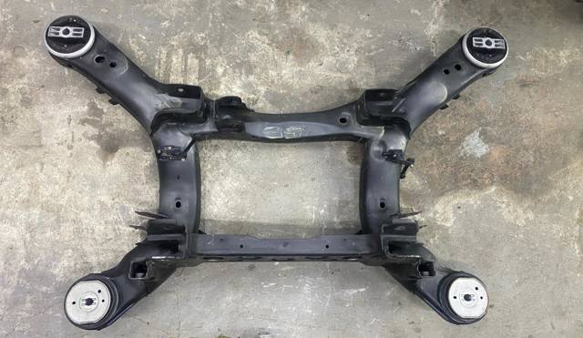 Балка задней подвески, подрамник A1673500100 MERCEDES
